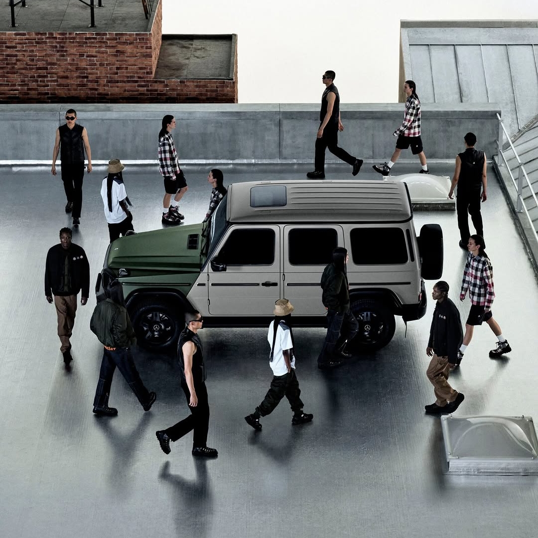 Ujeti duh sodobnosti v enem trenutku.
Ekskluzivna kolekcija Moncler x Mercedes-Benz by NIGO je končno tu.
Odkrijte več na moncler.com.
#MONCLERGENIUS #MERCEDESBENZ #MONCLERMERCEDESBENZNIGO