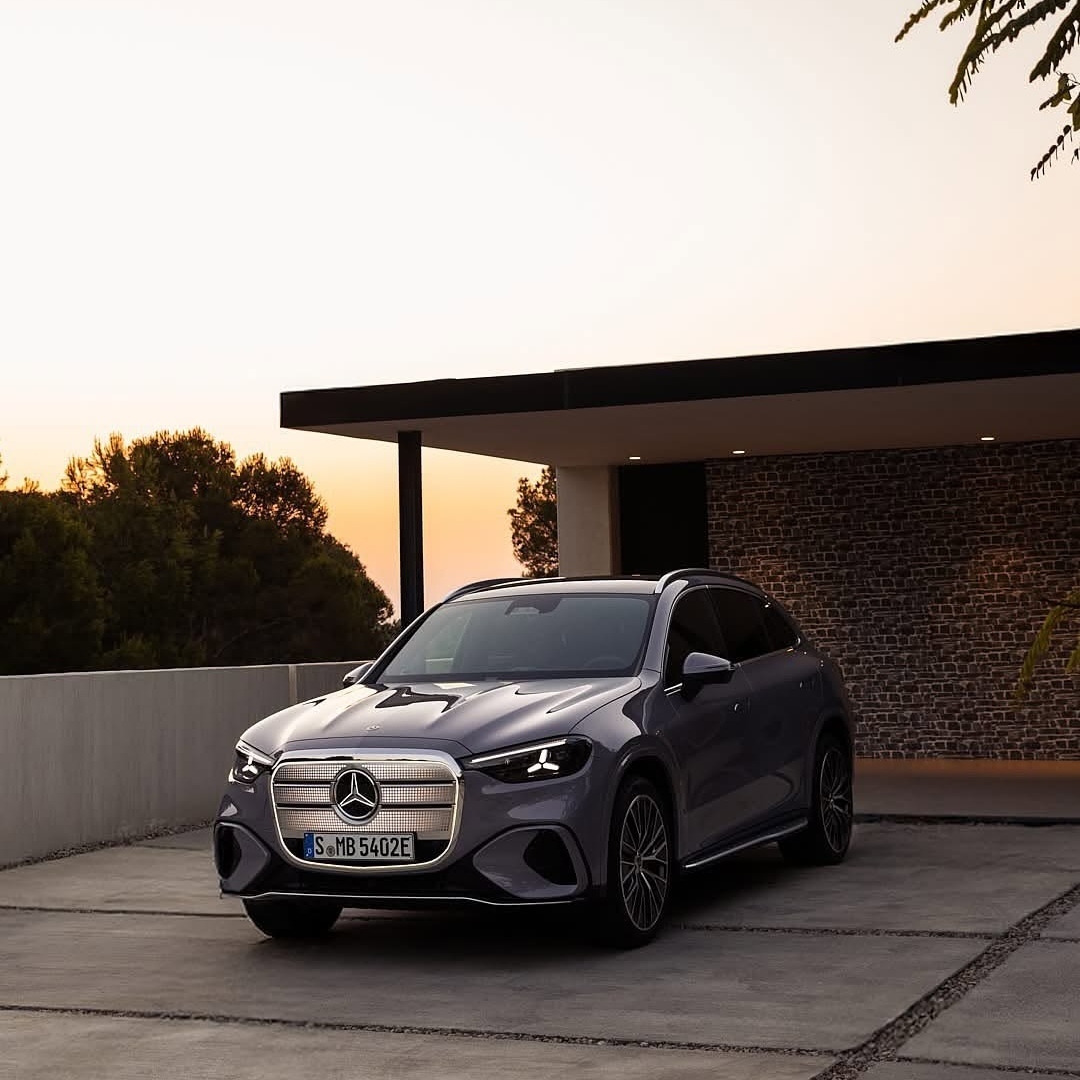 Novi popolnoma električni Mercedes-Benz GLC ✨

Oblika, ki izžareva lahkotnost. Udobje, v katerega se potopite. Tehnologija, ki vas intuitivno spremlja.

Vsaka podrobnost je zasnovana za popolno doživetje – očitno in brezkompromisno.
#MercedesBenz #G...