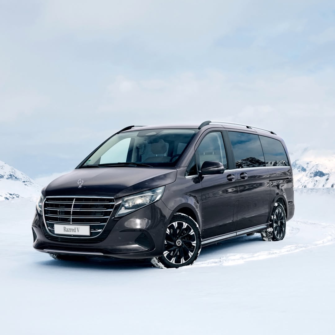 Razred V je popoln partner za vaše vsakodnevne izzive in družinske dogodivščine – s popolno kombinacijo stila, prostornosti in navdušujoče prilagodljivosti.
#MercedesBenz #VClass