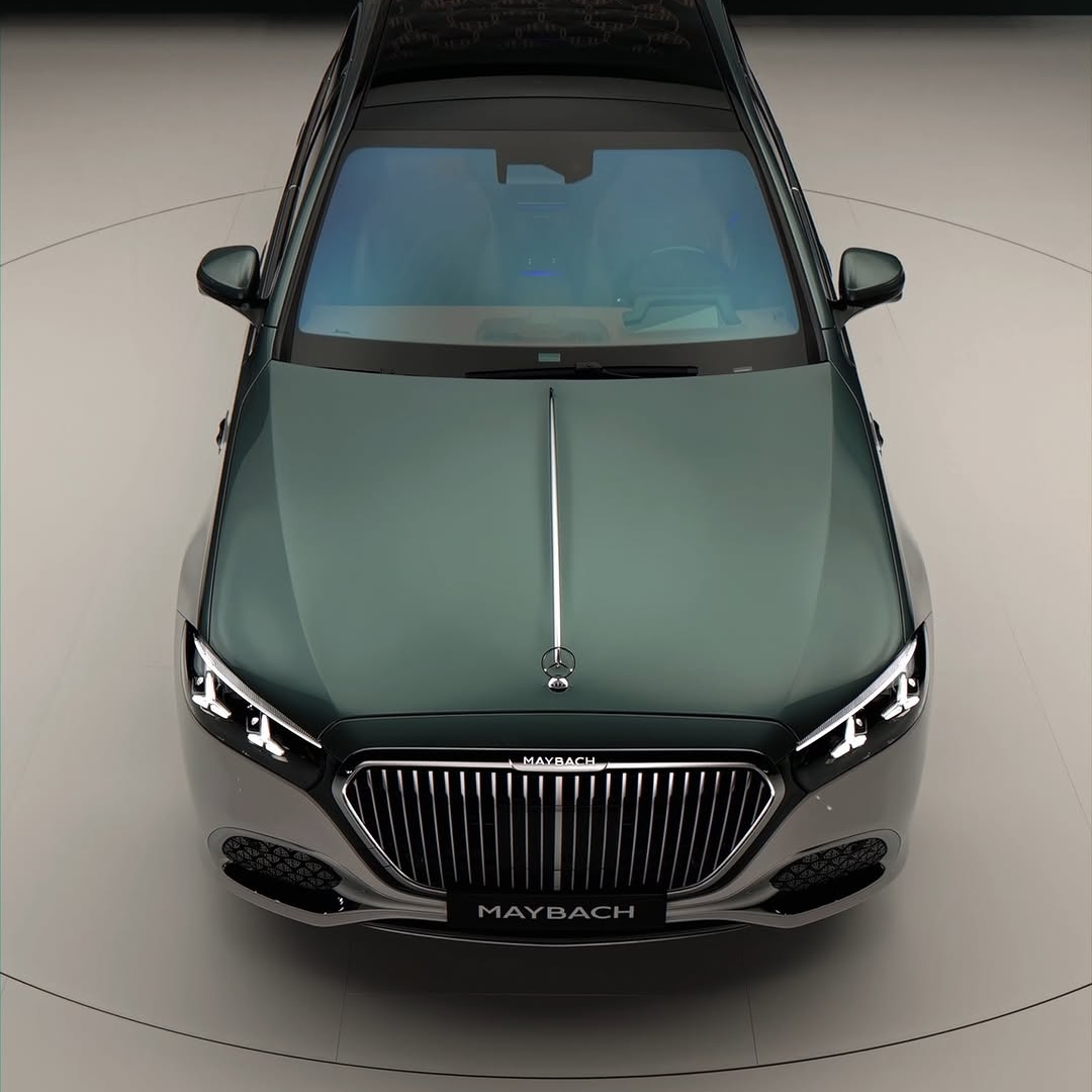 Simbol vizionarske izdelave in vrhunske popolnosti.
Novi Mercedes-Maybach razred S združuje izjemno udobje z napredno tehnologijo ter postavlja nove standarde na področju intuitivnih inovacij in prestiža.
#WelcomeToBeyond