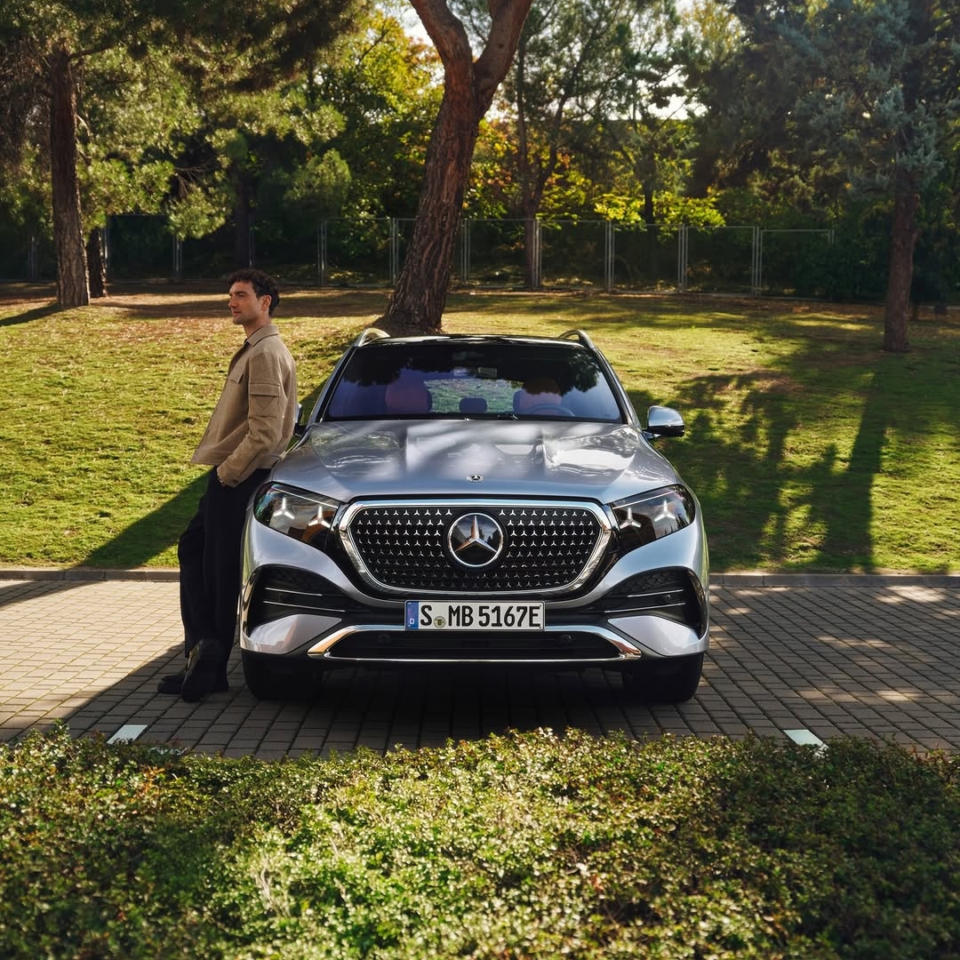 Predstavljamo novi GLE in GLE Coupé. 
GLE je prava izbira če iščete moč, udobje in samozavesten občutek za volanom. Če pa vas pritegne bolj športna, elegantna linija, vas bo GLE Coupé osvojil na prvi pogled.
Kamorkoli greste, bo vožnja mirna, lahkotn...