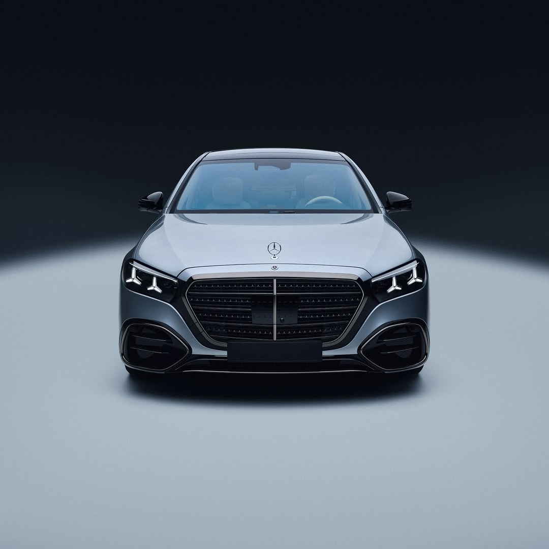 Razred S je sinonim za udobje, eleganco in občutek, da je vsaka vožnja nekaj posebnega. 
#MercedesBenz #Sclass