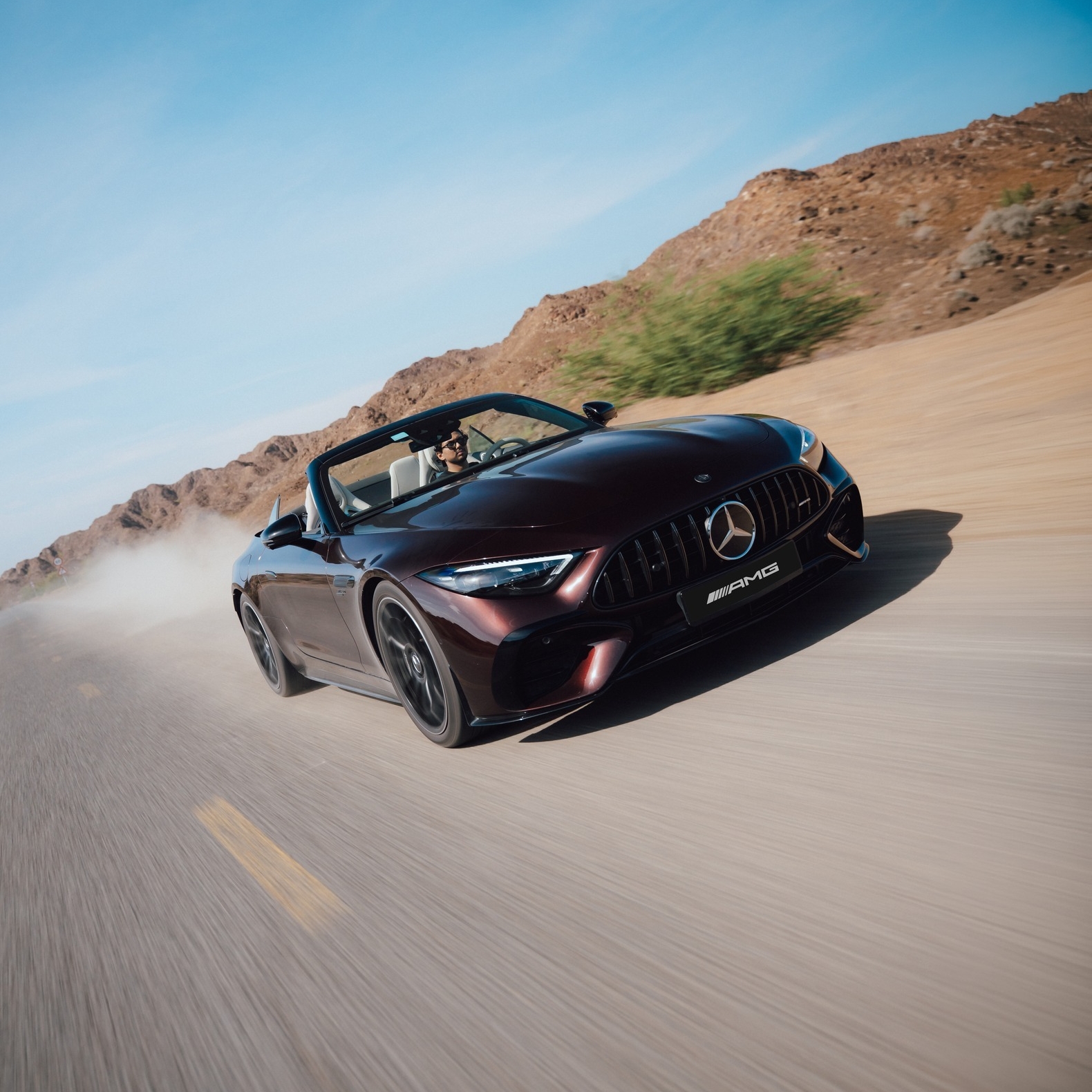 Mercedes-AMG SL 43 je ustvarjen za trenutke, ko vožnja postane doživetje. Odprite streho, prepustite se vetru in uživajte v vsakem kilometru.
📸 @nihalxmhd
