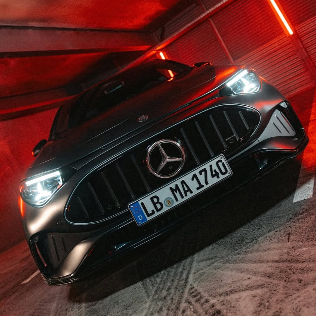 Ustvarjen za vse, ki od vožnje pričakujejo več. Novi Mercedes-AMG CLA 45 4MATIC+ združuje vrhunsko zmogljivost, brezkompromisen značaj in moč, ki jo občutite ob vsakem pospešku.
#SOAMG #CLA