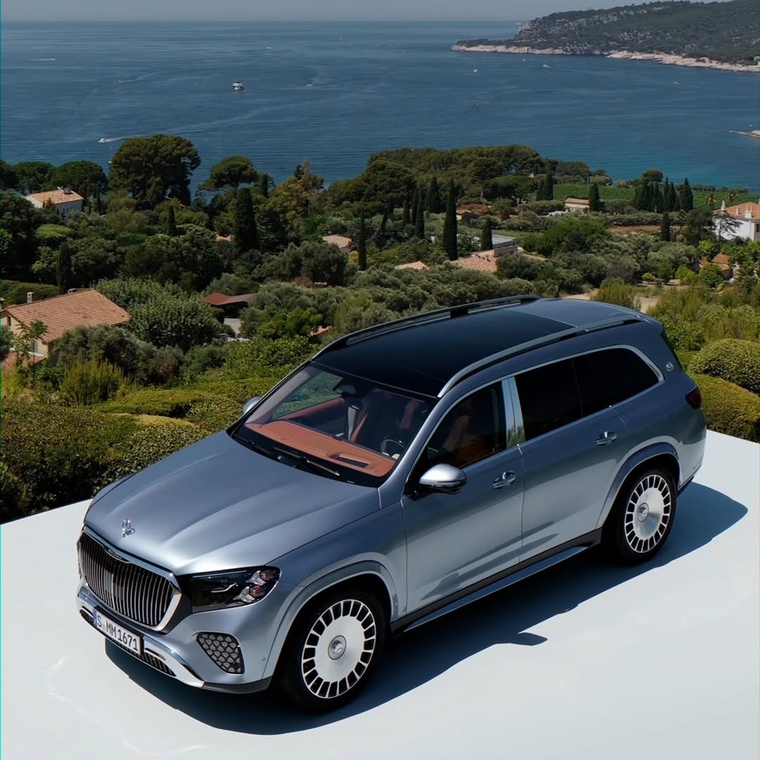 Vsaka linija je podpis. Vsaka podrobnost premišljeno ustvarjena za popolnost.
Novi Mercedes-Maybach GLS z izpopolnjenim dizajnom, vrhunskimi materiali in brezhibno natančnostjo poudarja svojo edinstveno prisotnost ter še višjo raven prestiža.
#Merced...