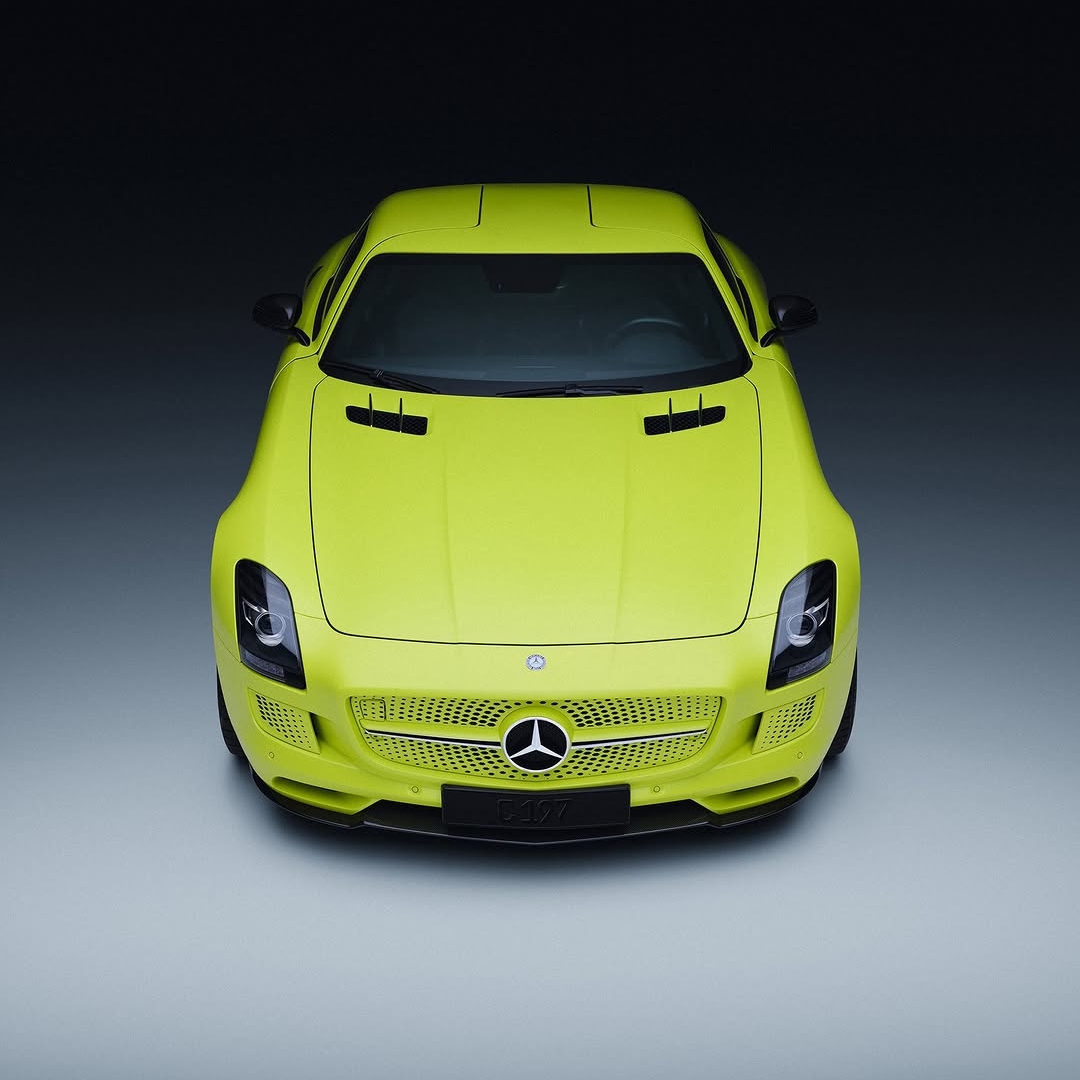 Obstajajo avtomobili, ki jih občudujemo. In obstajajo avtomobili, ki jih nikoli ne pozabimo.
#MercedesBenz #SLS #140yearsofinnovation