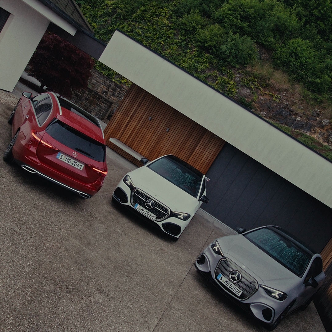 Nekatere stvari preprosto sodijo skupaj.
Eleganca, udobje in tehnologija, ki se prilagodi vašemu tempu.
Novi Mercedes-Benz razred C.